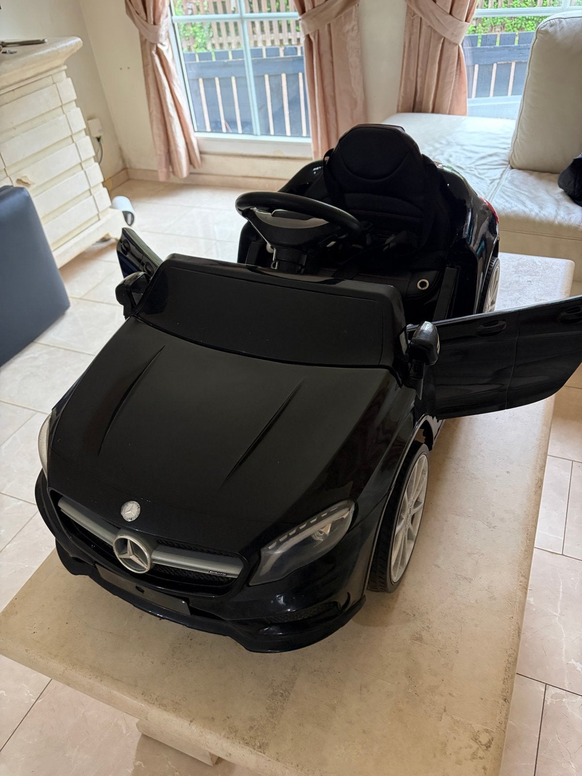 Mercedes-Benz GLA 45 AMG Elektrische Kinderauto, Kinderen en Baby's, Speelgoed | Speelgoedvoertuigen, Ophalen of Verzenden, Gebruikt