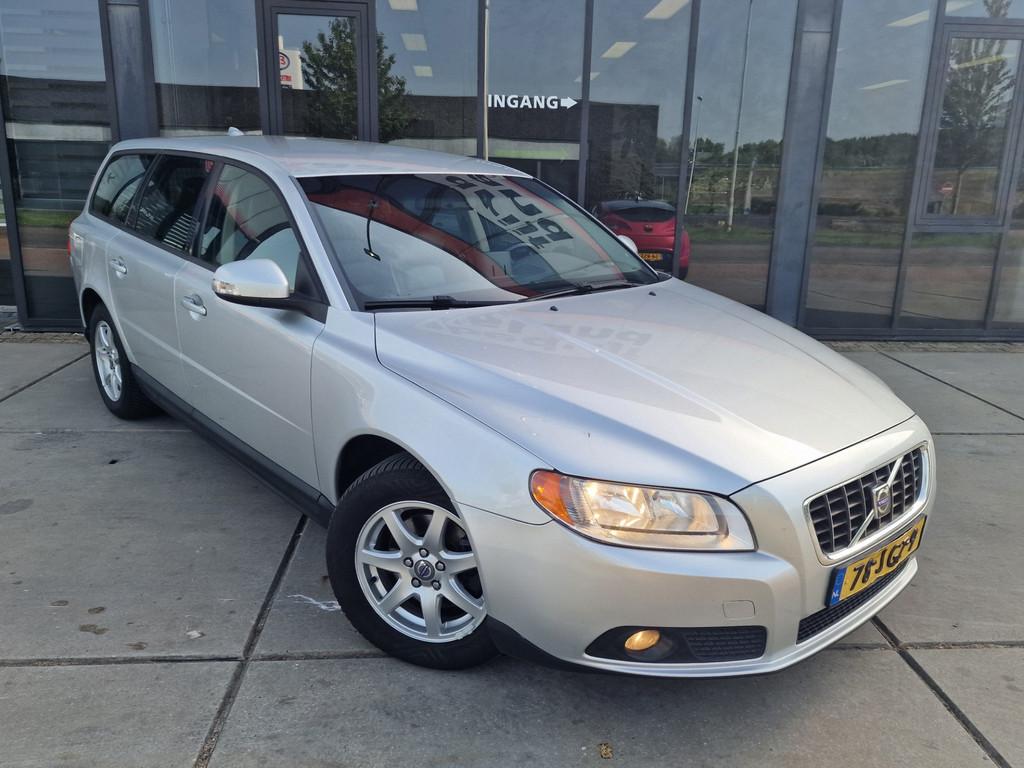 Volvo V70 2.0D Limited Edition - Leer - Navi - Cruise -, Voorwielaandrijving, 136 pk, Gebruikt, Zwart