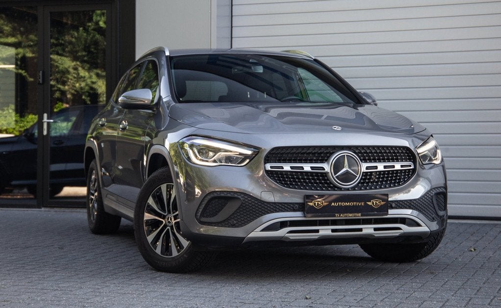 Mercedes-Benz GLA-klasse 250 e Business Solution Luxury Limi, Auto's, Mercedes-Benz, Zwart, Leder en Stof, Plug-in hybride, Bedrijf
