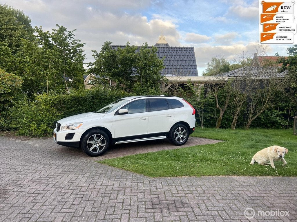 Nette Volvo XC60 2.0 D3 5 cil Automaat Momentum bj 2012, Auto's, Volvo, Euro 5, 15 km/l, Gebruikt, 1984 cc