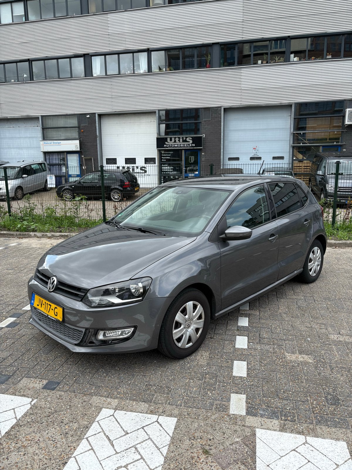 Volkswagen Polo 1.2 6V 44KW 5D My2009 2010 Grijs, Voorwielaandrijving, 40 €/maand, Zwart, 1198 cc