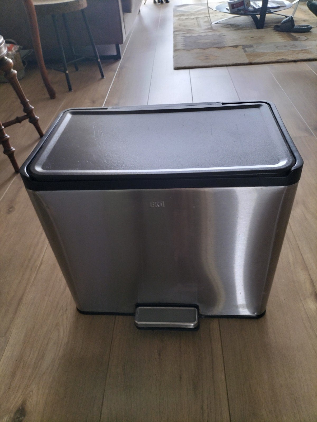 prullenak met twee emmers, Ophalen, Kunststof