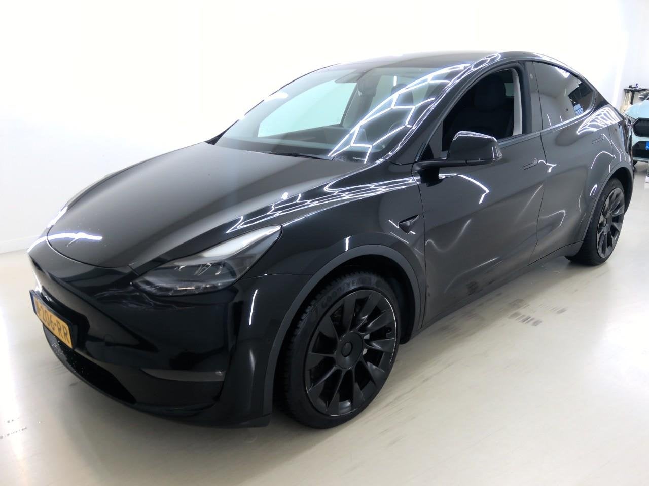 Tesla Model Y Long Range 351pk AWD 93.2% SoH [ AUTOPILOT+20, Auto's, Automaat, Gebruikt, Zwart, Zwart