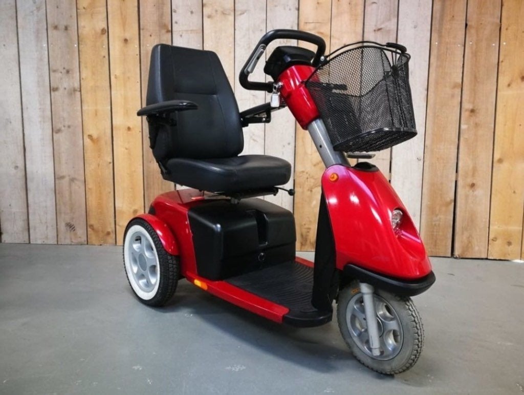 Scootmobiel comfortabel trophy 6, Ophalen, Zo goed als nieuw, 16 km/u of meer, 46 km of meer