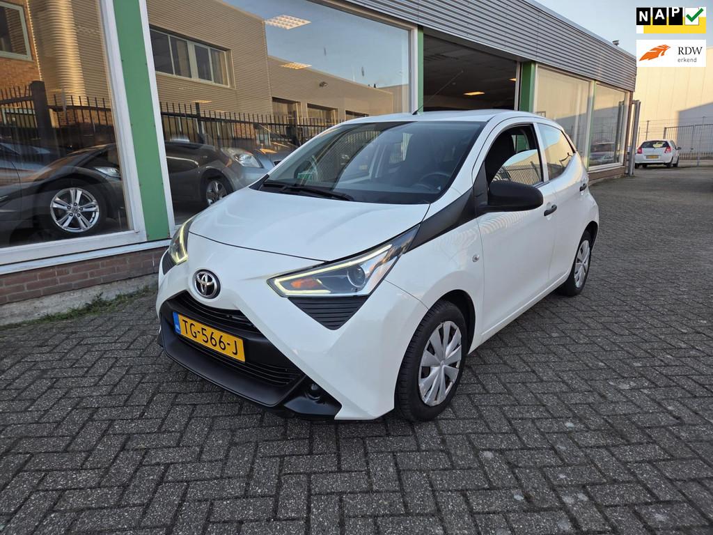 Toyota Aygo 1.0 VVT-i x-fun|AIRCO|BT|dealer onderhouden, Voorwielaandrijving, Gebruikt, Euro 6, 4 stoelen