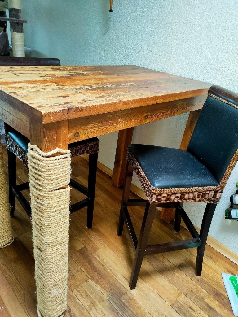 Oude hoge Eettafel/ Bartafel met 2 krukken, Ophalen, Gebruikt