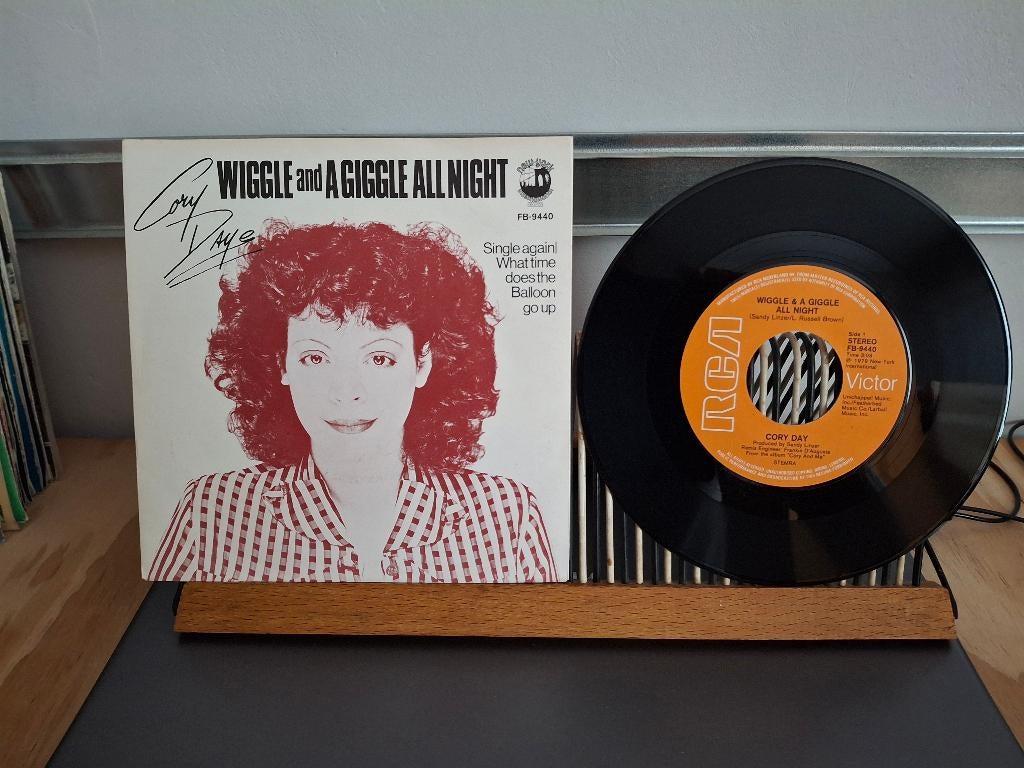 Cory Day-Wiggle and a giggle all night(787) 1 euro, Ophalen of Verzenden, Zo goed als nieuw, Pop