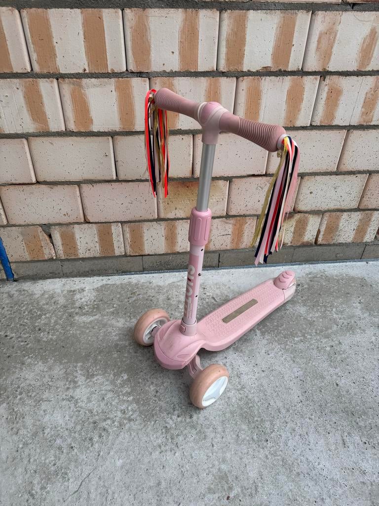 Roze suotu kinderstep met drie wielen. Incl stuur hangers., Fietsen en Brommers, Steps, Ophalen, Gebruikt, Gewone step