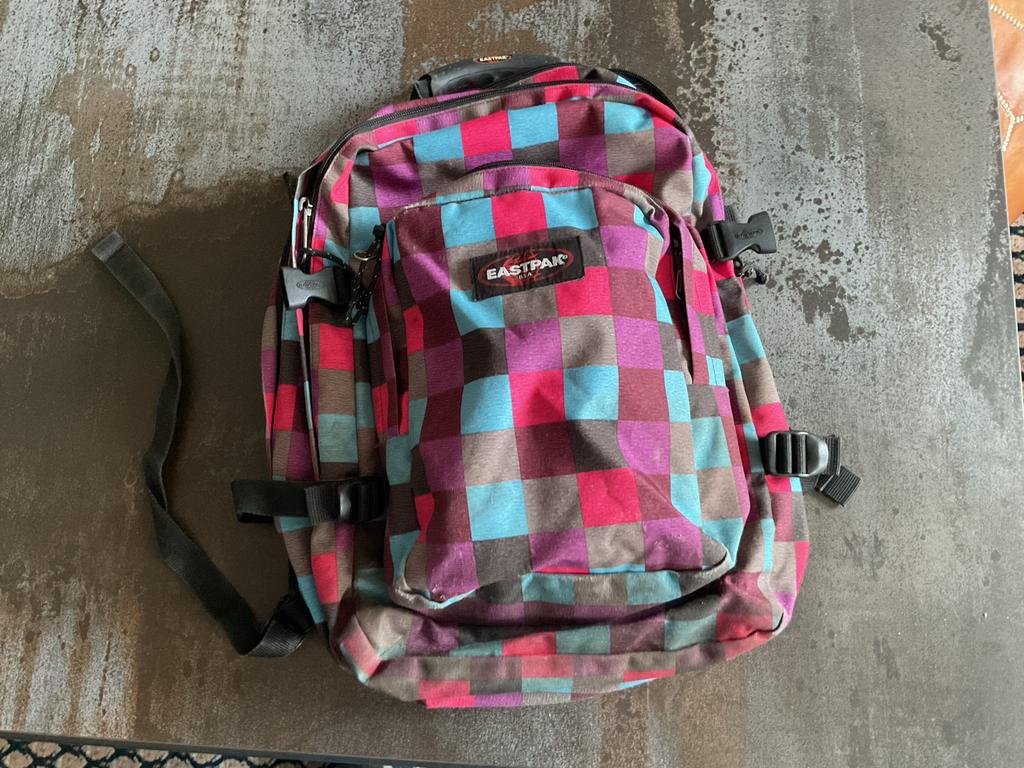 Eastpak rugzak met ruitpatroon, Gebruikt, 25 tot 40 cm, Ophalen of Verzenden, 30 tot 45 cm