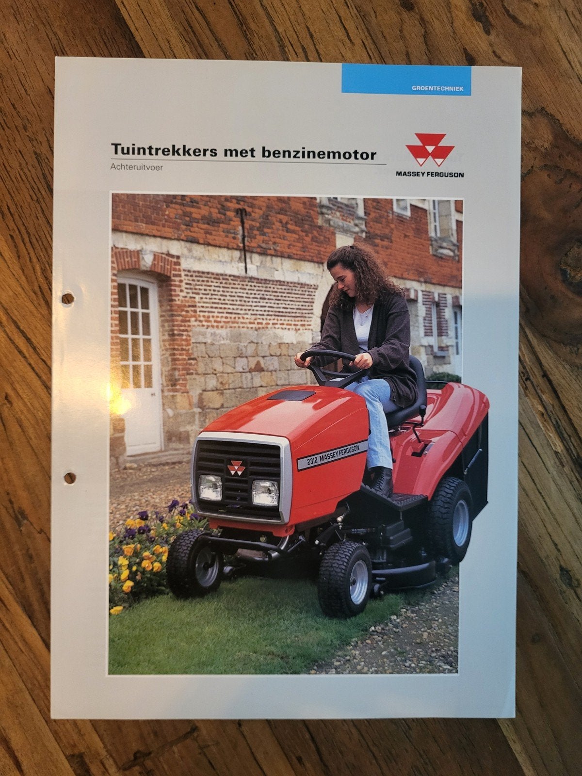 tractor folder Massey Ferguson tuintrekkers, Boeken, Ophalen of Verzenden, Zo goed als nieuw
