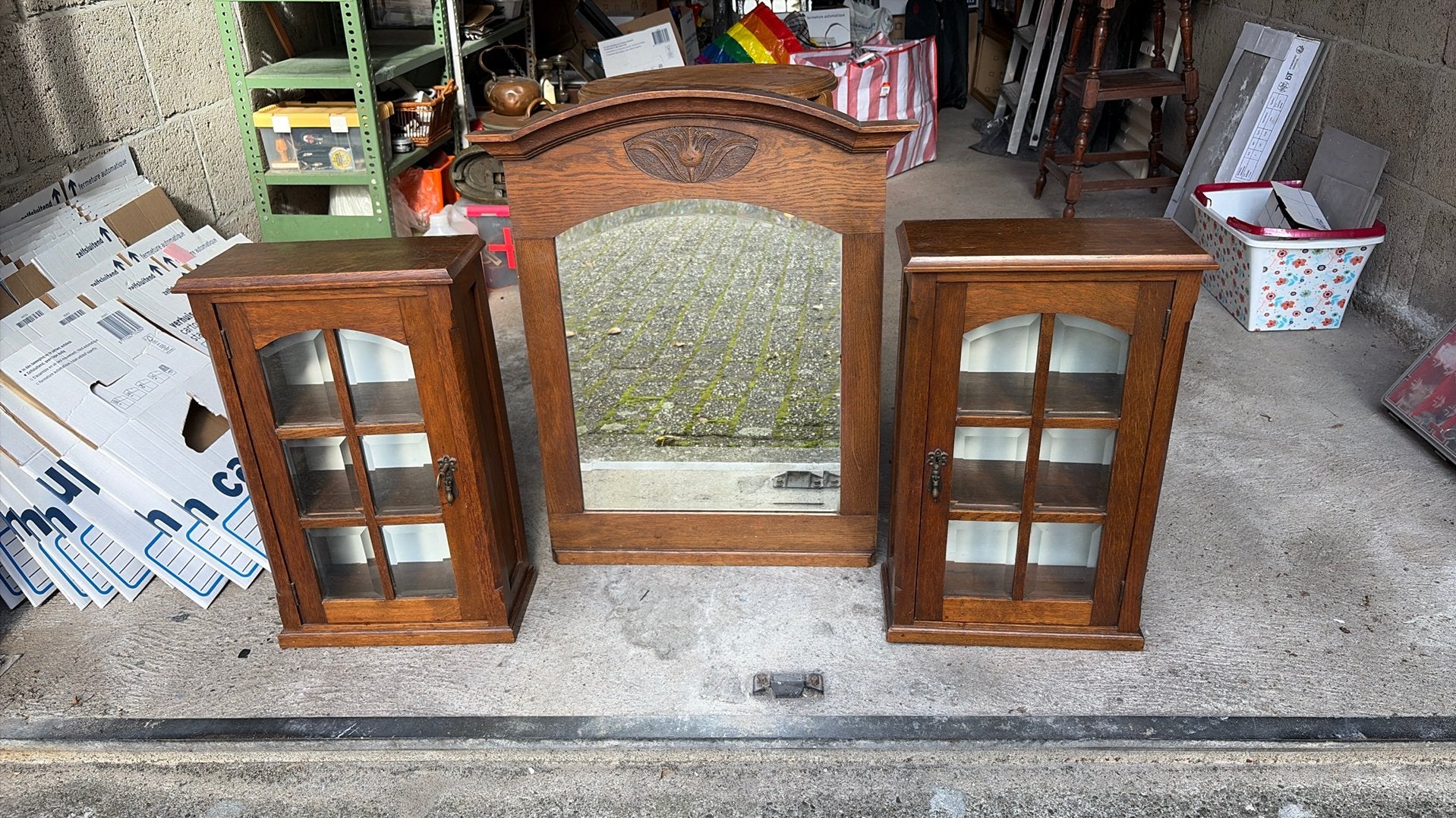 Vitrine kastjes en spiegel, Ophalen