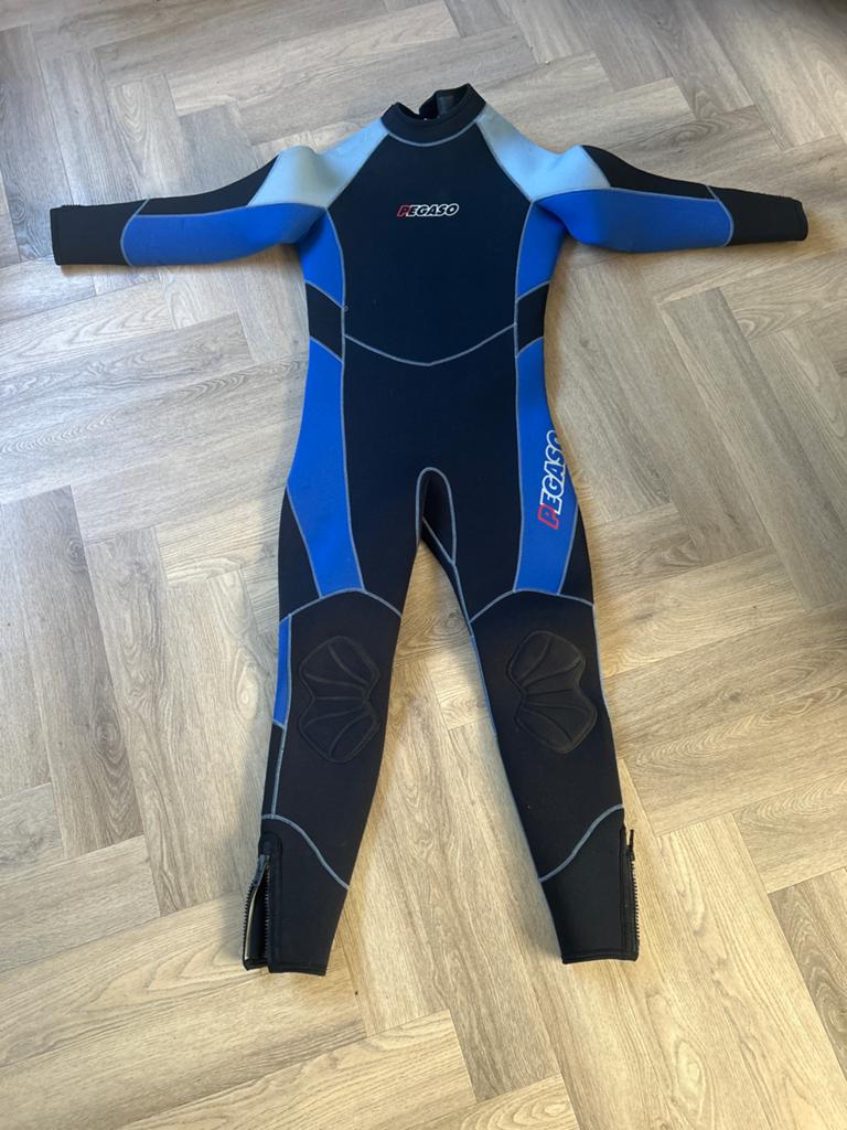 Wetsuit 6,5 mm Pegaso - Maat M/L, Watersport en Boten, Ophalen of Verzenden, Zo goed als nieuw, Dame of Heer, Wetsuit