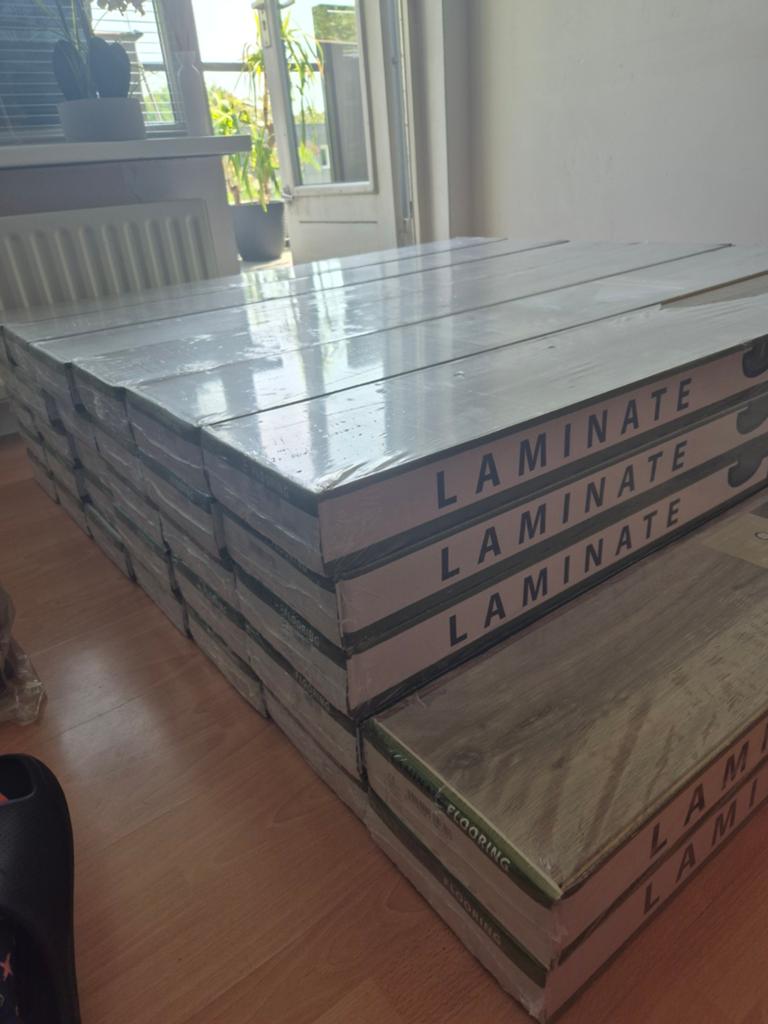 Easy Loc laminaat grijs met silent+ ondervloer 70m2, Ophalen, 50 tot 75 m², Grijs, Rustiek