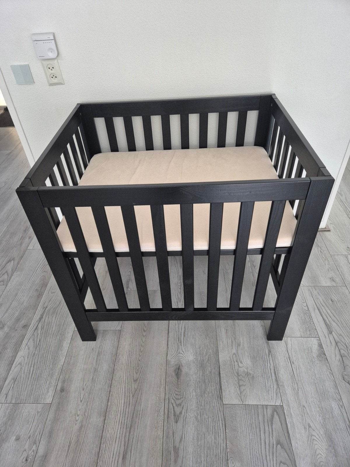Zwarte baby box, Kinderen en Baby's, Ophalen