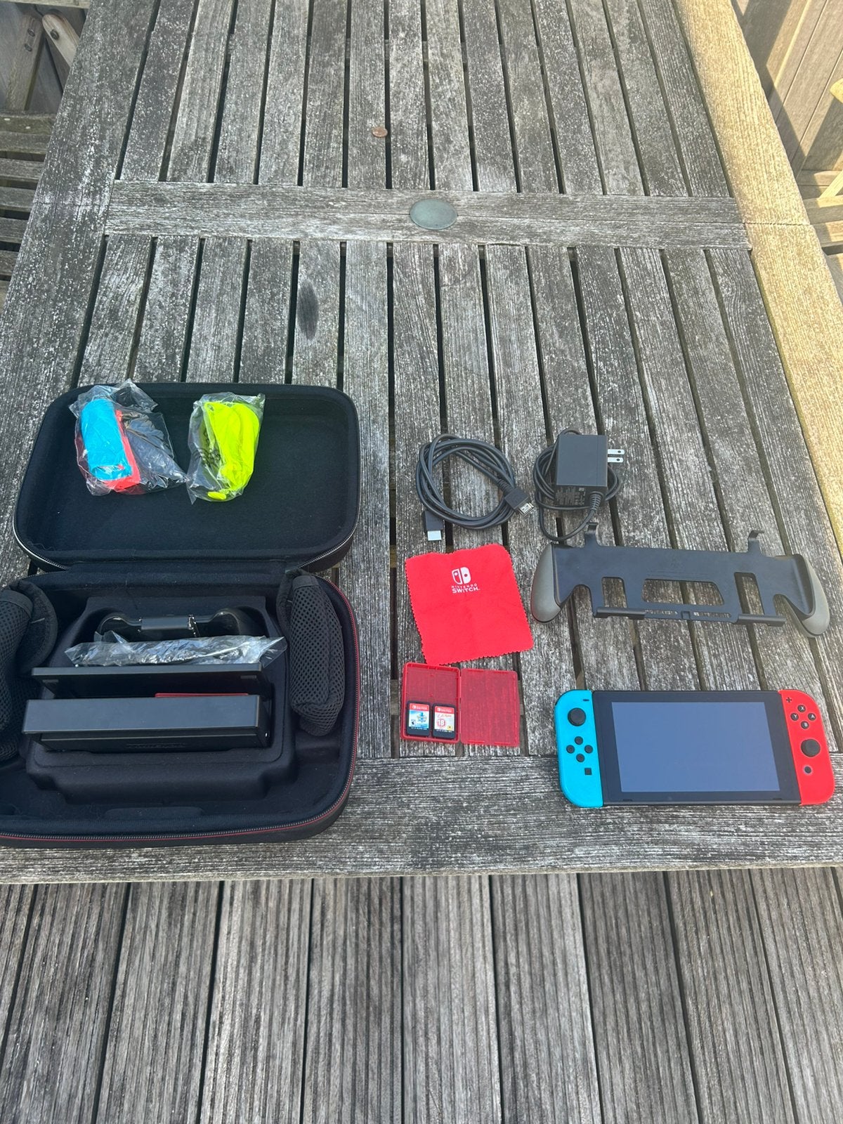Nintendo Switch V2 Compleet + Games + Grote Opbergkoffer, Spelcomputers en Games, Ophalen, Zo goed als nieuw, Met 2 controllers