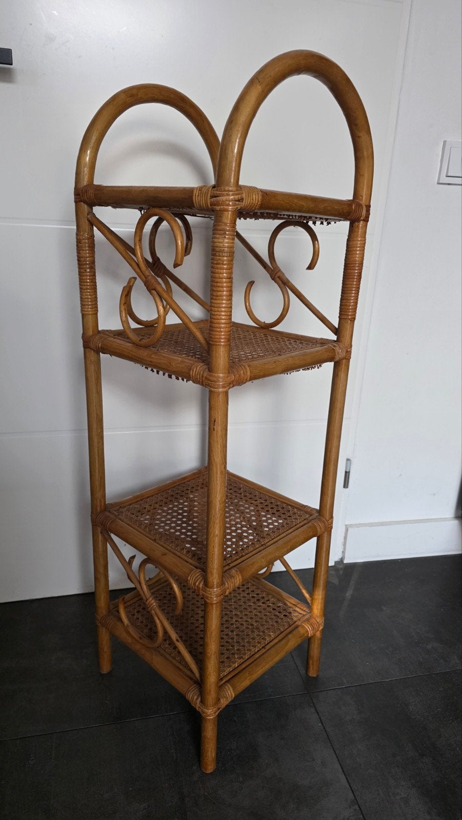 vintage bamboe rekje/retro rotan en webbing meubeltje, Ophalen, Huis en Inrichting