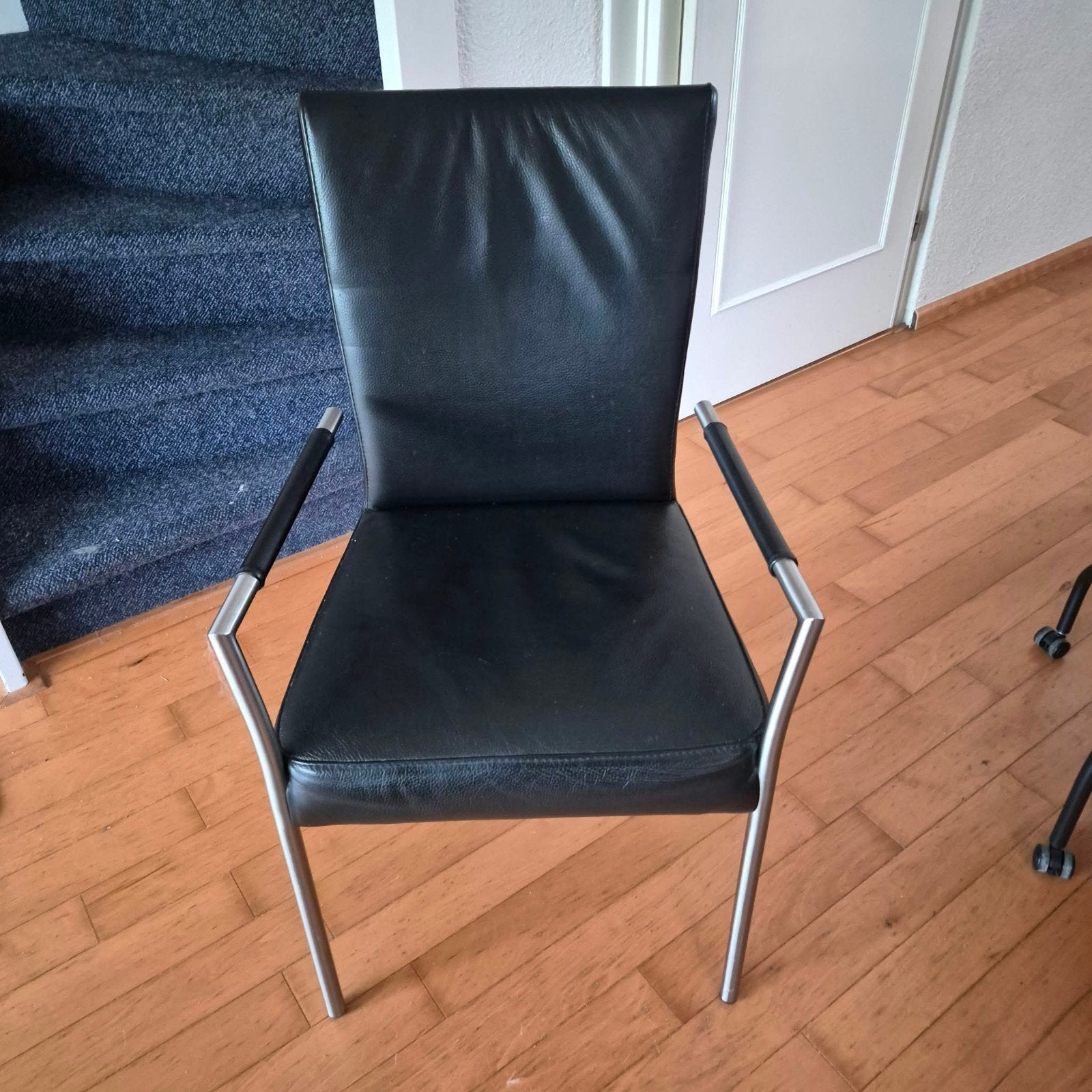 Stoelen van kunstleer, Ophalen, Zwart