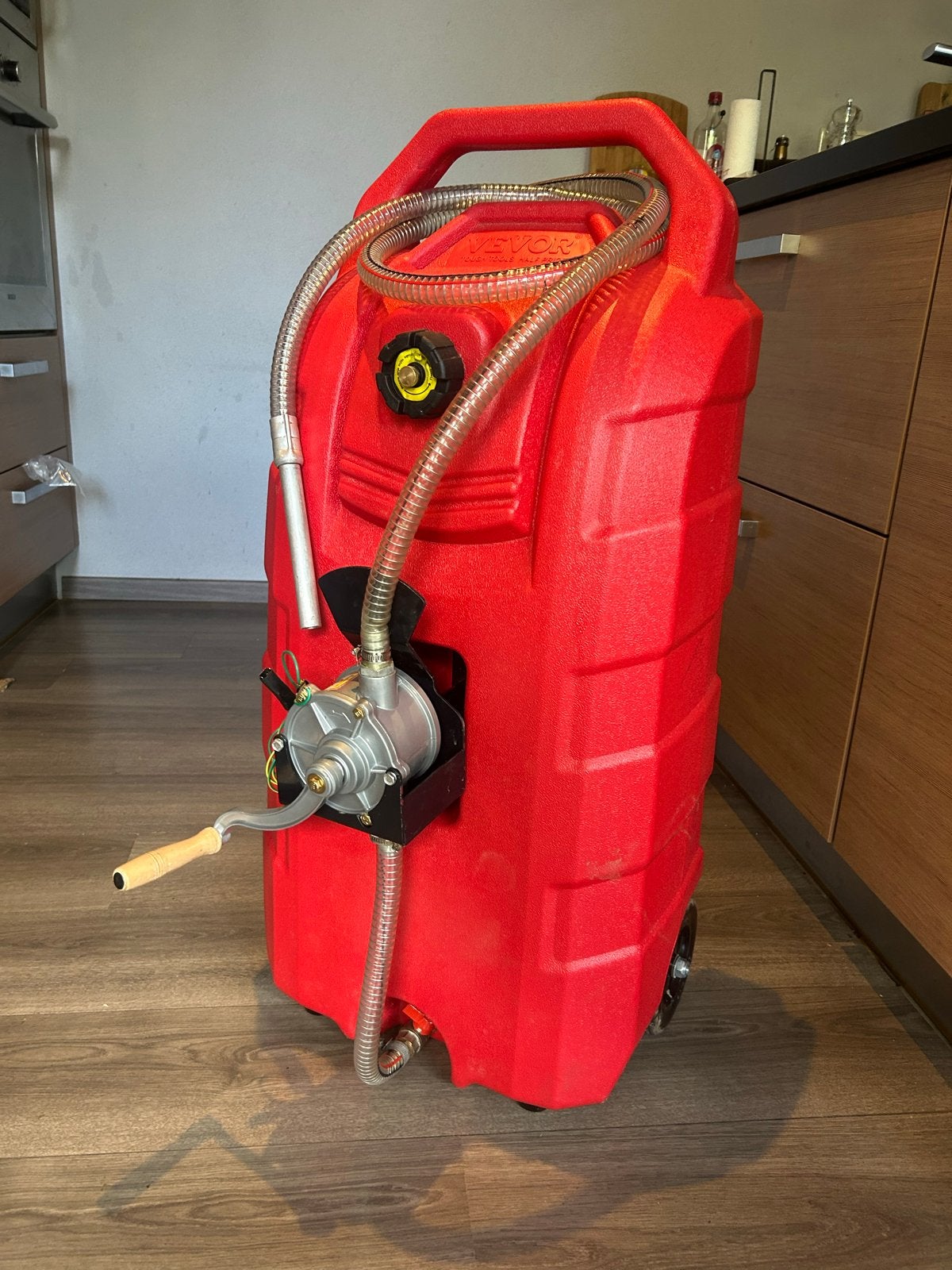 Benzine pomp vevor 60  liter met pomp jerrycan 1x gebruikt, Ophalen, Gebruikt, Universele onderdelen