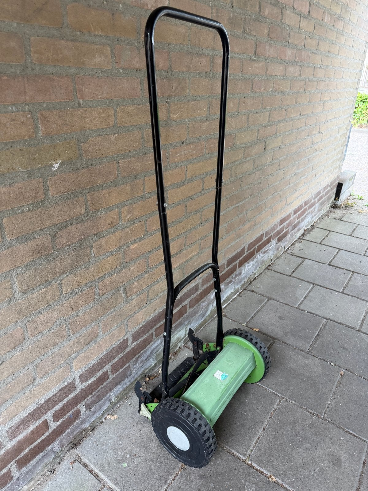 Handgrasmaaier - Groen en Zwart, Tuin en Terras, Ophalen, Gebruikt, Handgrasmaaier, 30 t/m 39 cm
