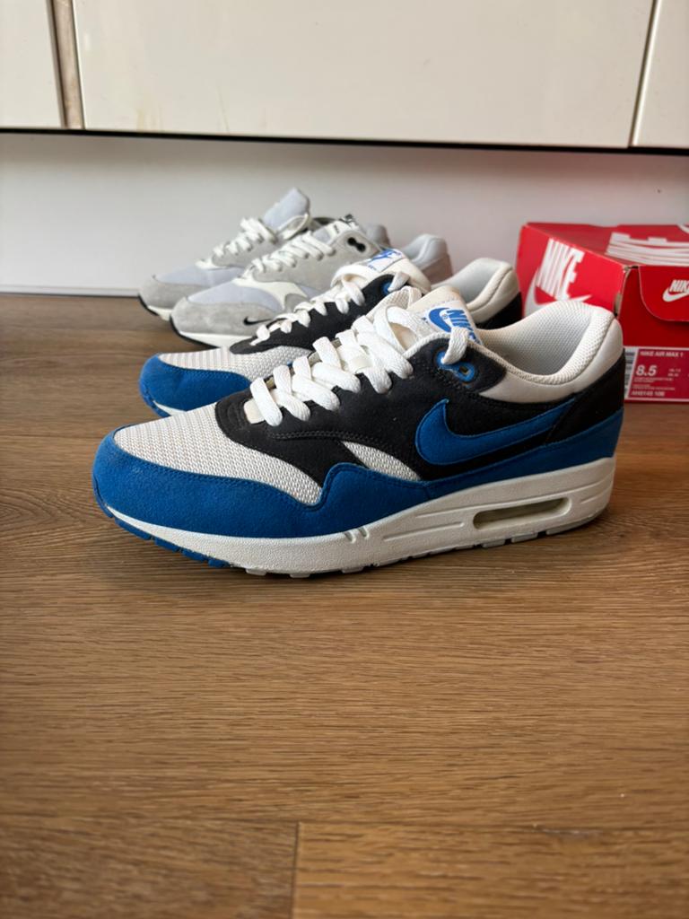 Nike Air max 1 White Signal Blue Maat 44, Kleding | Heren, Schoenen, Ophalen of Verzenden, Zo goed als nieuw, Wit