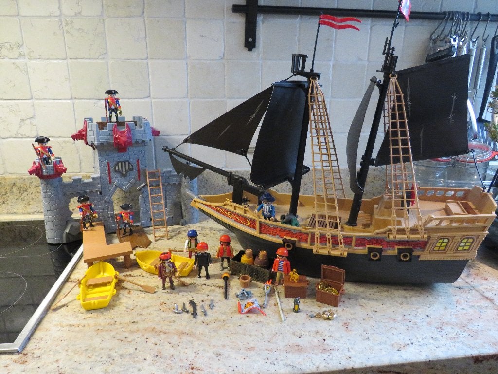 Playmobil Piratenschip 6678 & Soldaten Bastion,  veel poppen, Pirates, Complete set, Ophalen of Verzenden, Zo goed als nieuw