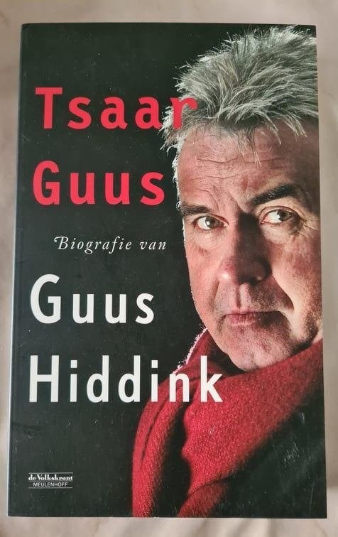 2 boeken- Tsaar Guus Hiddink + Dit is mijn wereld=samen 5,00, Ophalen of Verzenden, Zo goed als nieuw, Balsport