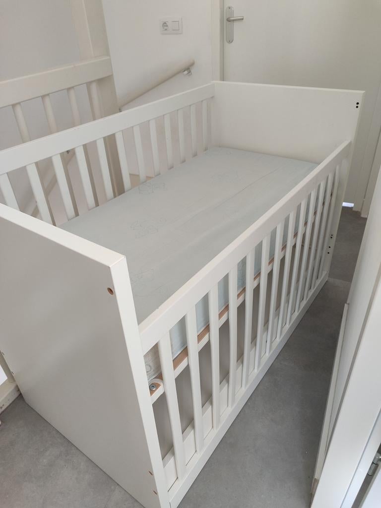 Gratis ledikant 125x65cm met lade, inclusief matras, Kinderen en Baby's, Gebruikt, 70 tot 85 cm, Minder dan 140 cm, Ophalen