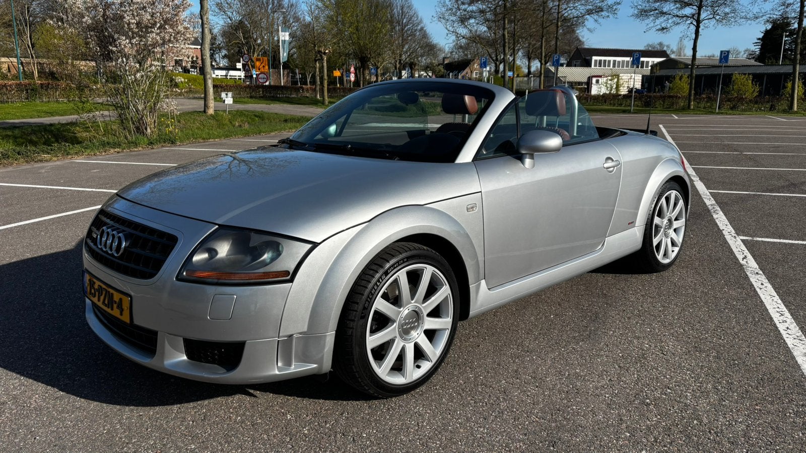 Audi TT 1.8 T Roadster Quattro 225pk BaseBall interieur, TT, 4 cilinders, Cabriolet, 11 km/l