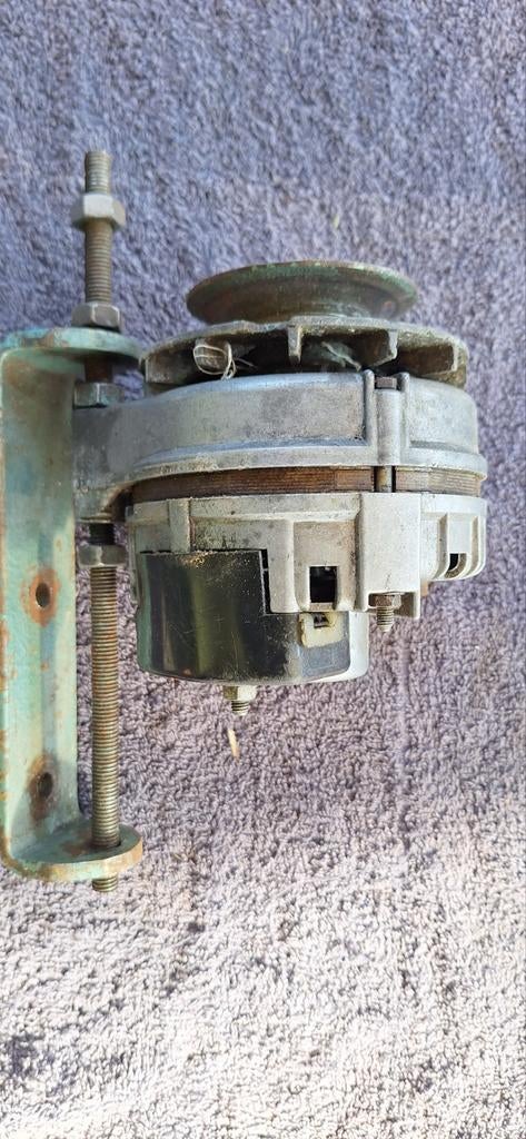 Ducellier Dynamo 14V 22/30A - Made in France (1973), Auto-onderdelen, Motor en Toebehoren, Oldtimer onderdelen, Overige automerken