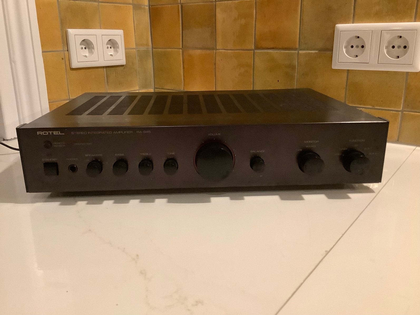 Rotel ra-945 versterker, Overige merken, Ophalen of Verzenden, Zo goed als nieuw, Minder dan 60 watt