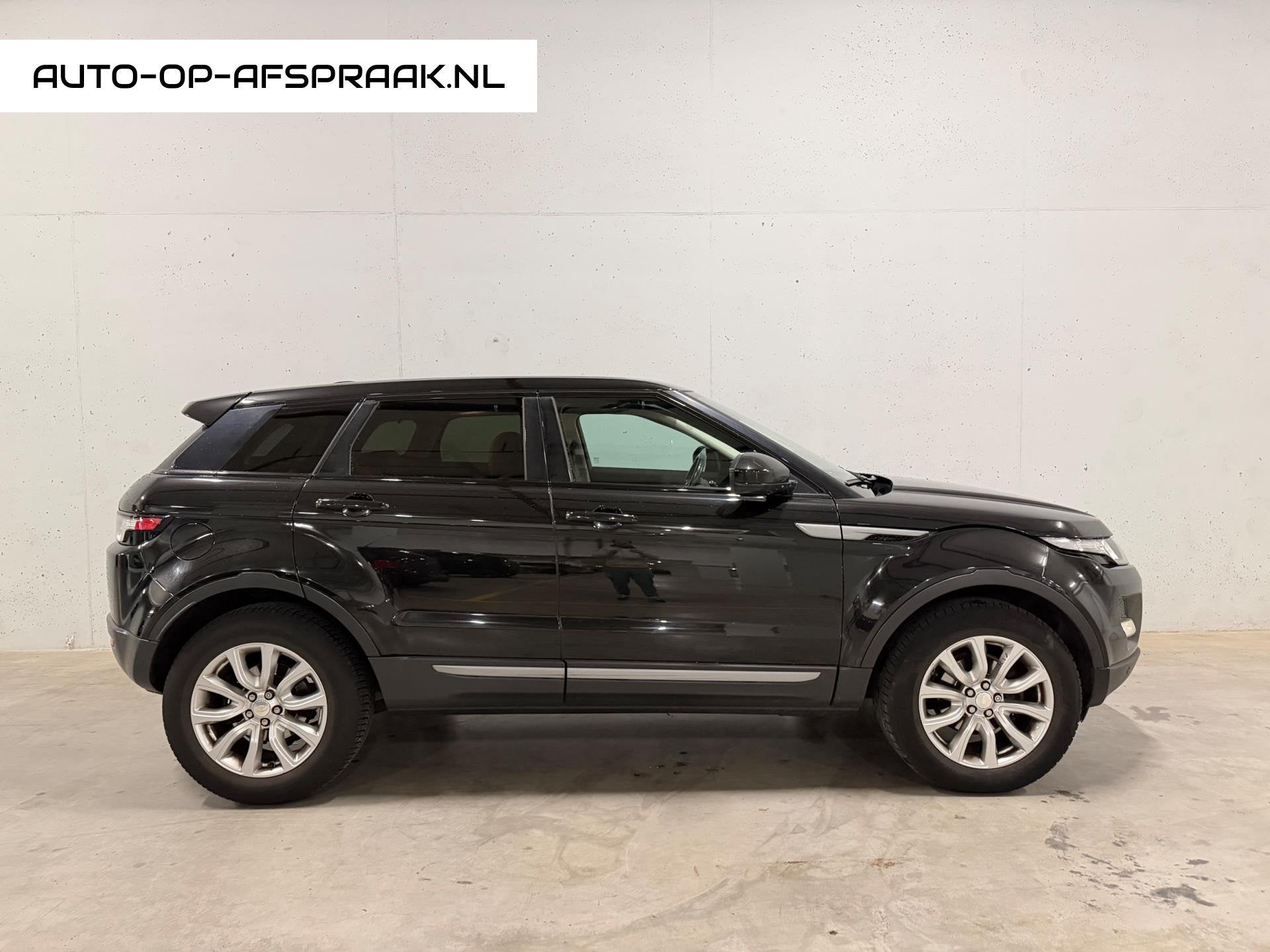 Land Rover Range Rover Evoque 2.0 Leer Navi Cruise Stoelverw, Auto's, Land Rover, Voorwielaandrijving, Gebruikt, 4 cilinders, Zwart