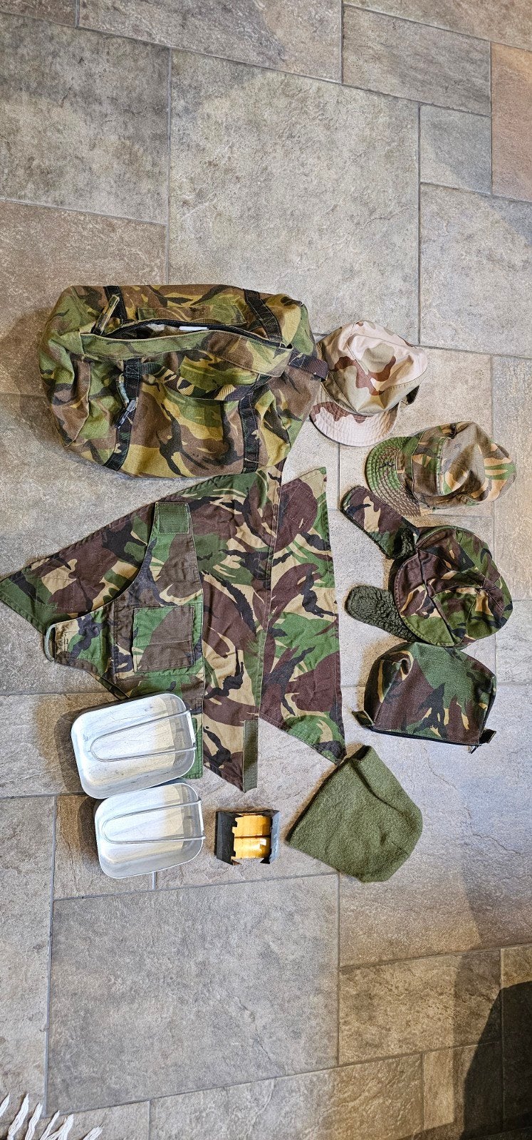 tas, muts, petten en kookset militaire dienst., Ophalen, Landmacht, Nederland, Kleding of Schoenen