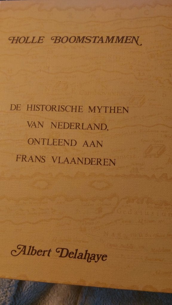 Holle Boomstammen: de hist.mythen van Nederland,, Ophalen of Verzenden, Zo goed als nieuw