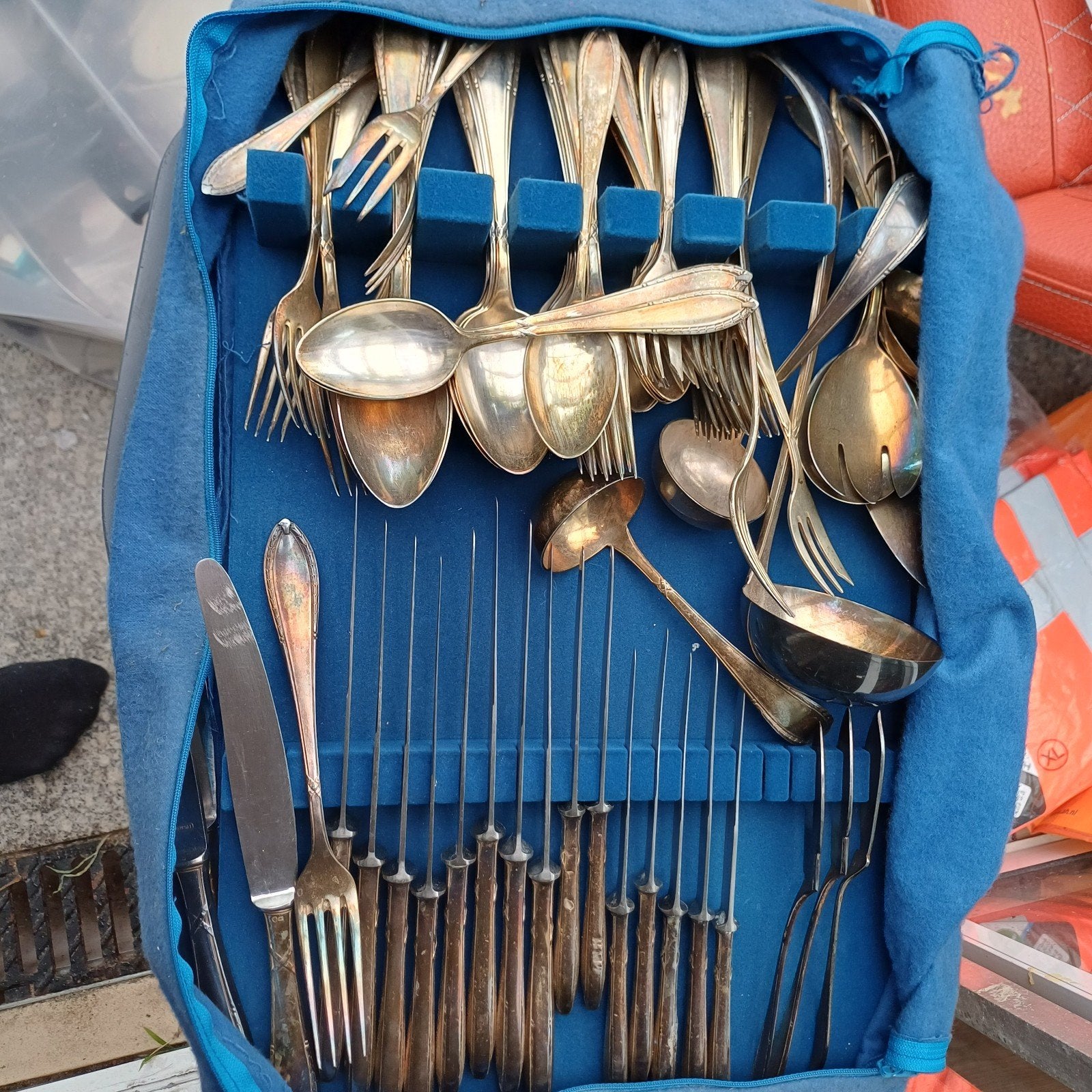Uitgebreide bestekset in blauwe opbergtas, Antiek en Kunst, Ophalen