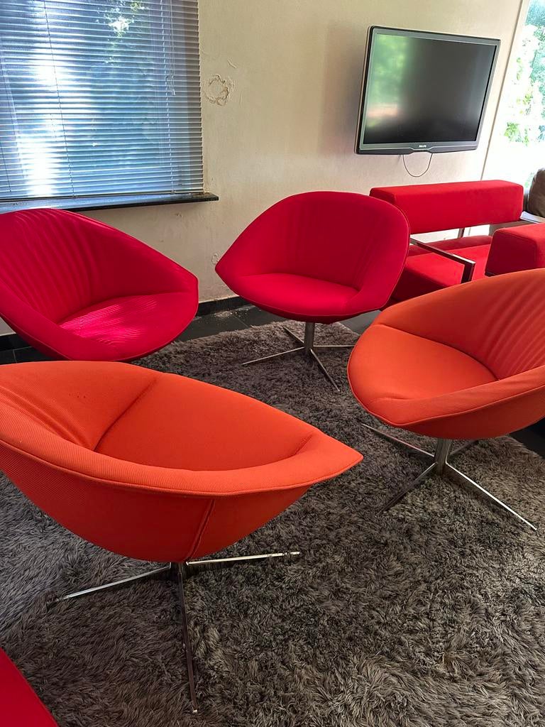 4 moderne design Kuipstoelen - Rood en Oranje, Ophalen, Modern design, Gebruikt, Overige kleuren