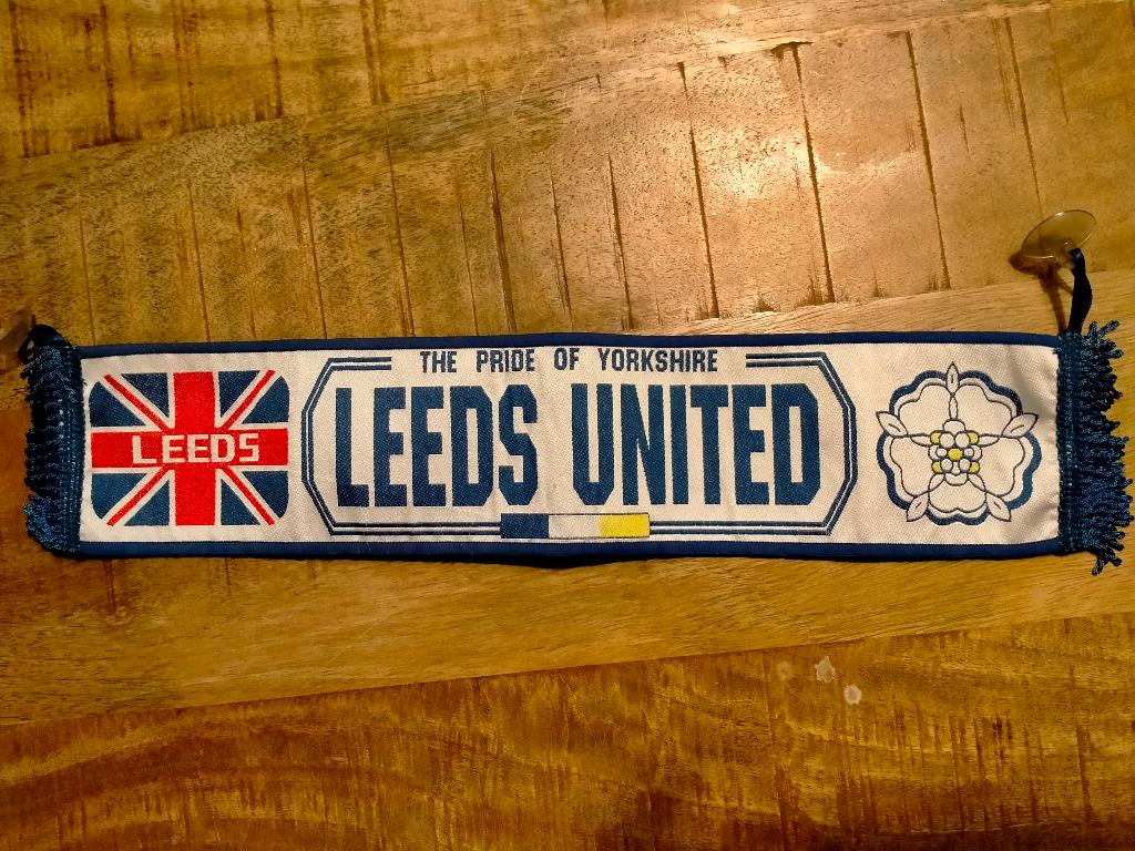 Leeds United voetbal vaantje club vintage met zuignap, Ophalen of Verzenden, Gebruikt, Buitenlandse clubs, Vaantje of Sjaal