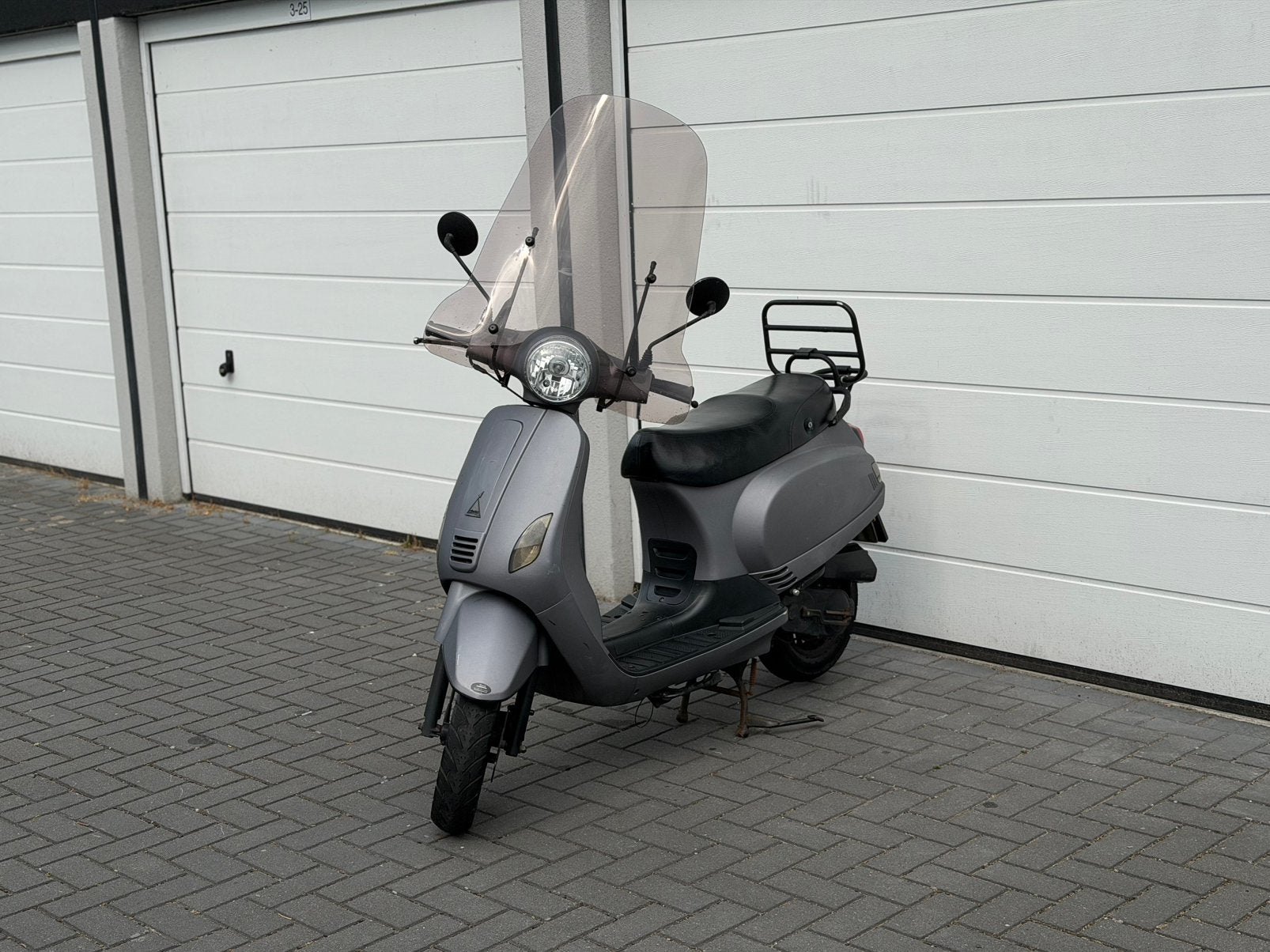 Scooter Turbho - 2018 - Geel kenteken - Weinig KM • Grijs, Ophalen, Maximaal 45 km/u, Zo goed als nieuw, Benzine