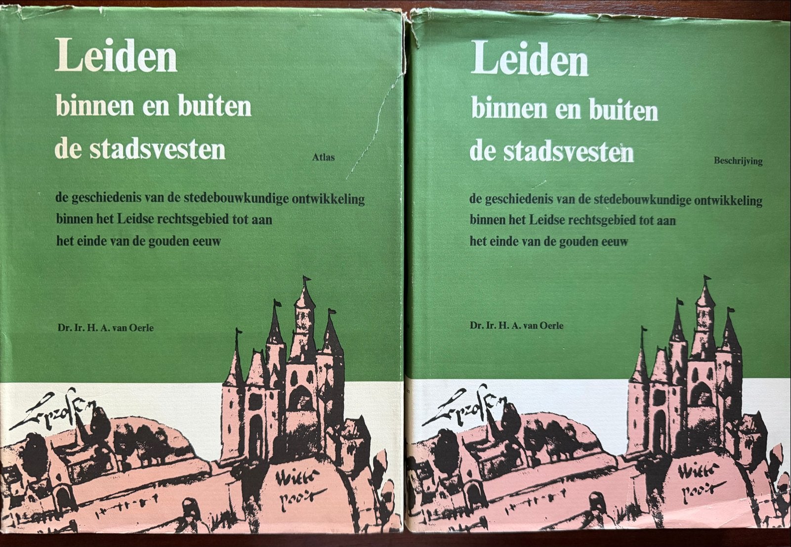 Leiden binnen en buiten de stadsvesten - 2 Delen, Boeken, Ophalen of Verzenden, 17e en 18e eeuw, Gelezen