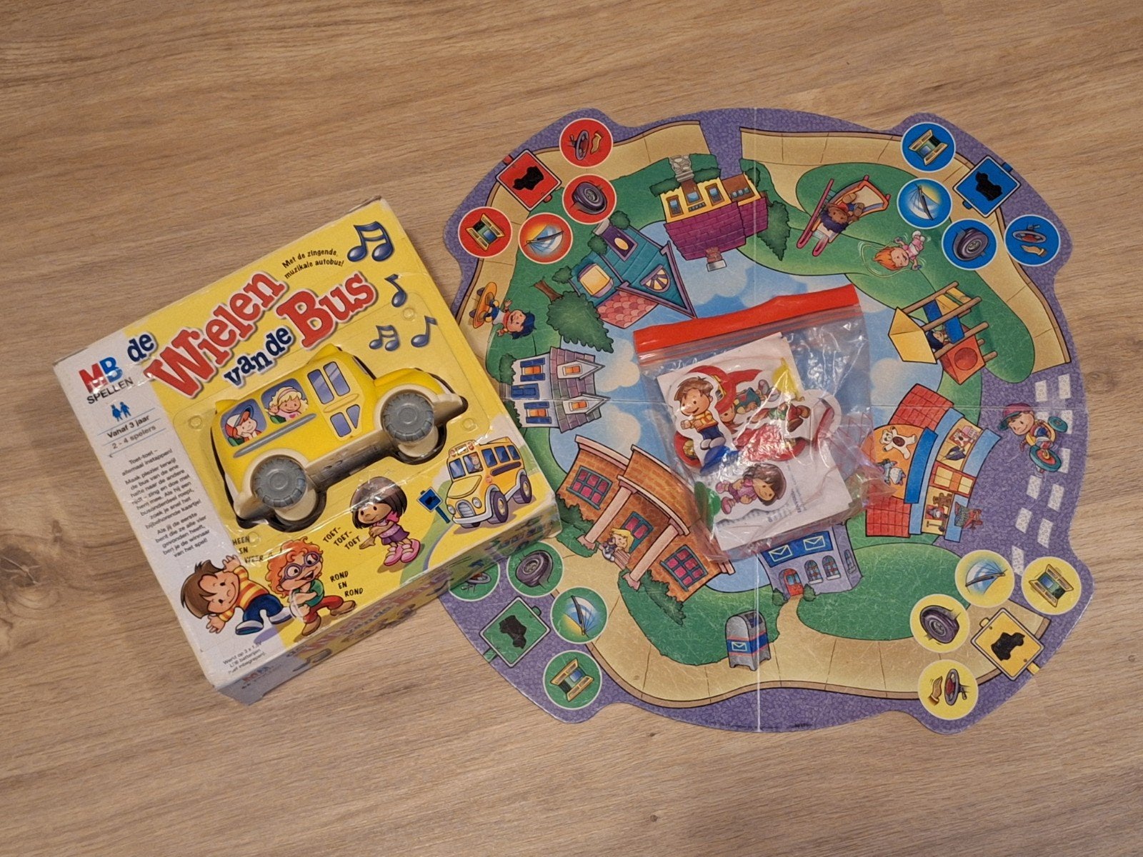Spel de wielen van de bus bordspel MB spellen, Een of twee spelers, Ophalen of Verzenden, Gebruikt, MB Spellen