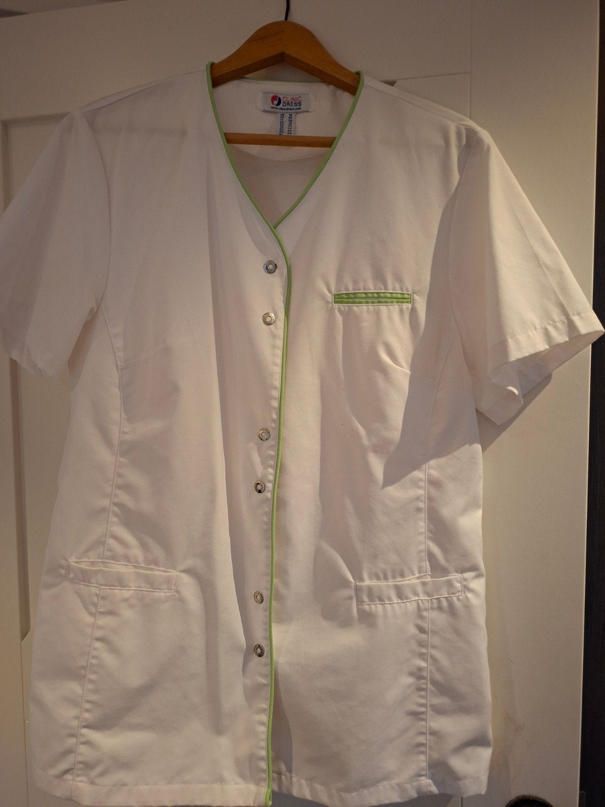 Nieuwe Clinic Dress zorgjas maat 44 (valt als kleine L), Wit, Maat 42/44 (L), Nieuw, Ophalen of Verzenden