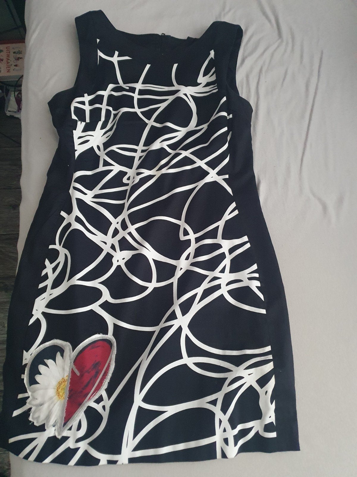 Desigual jurk zwart wit met print en hartje, Kleding | Dames, Maat 38/40 (M), Zwart, Ophalen of Verzenden, Zo goed als nieuw