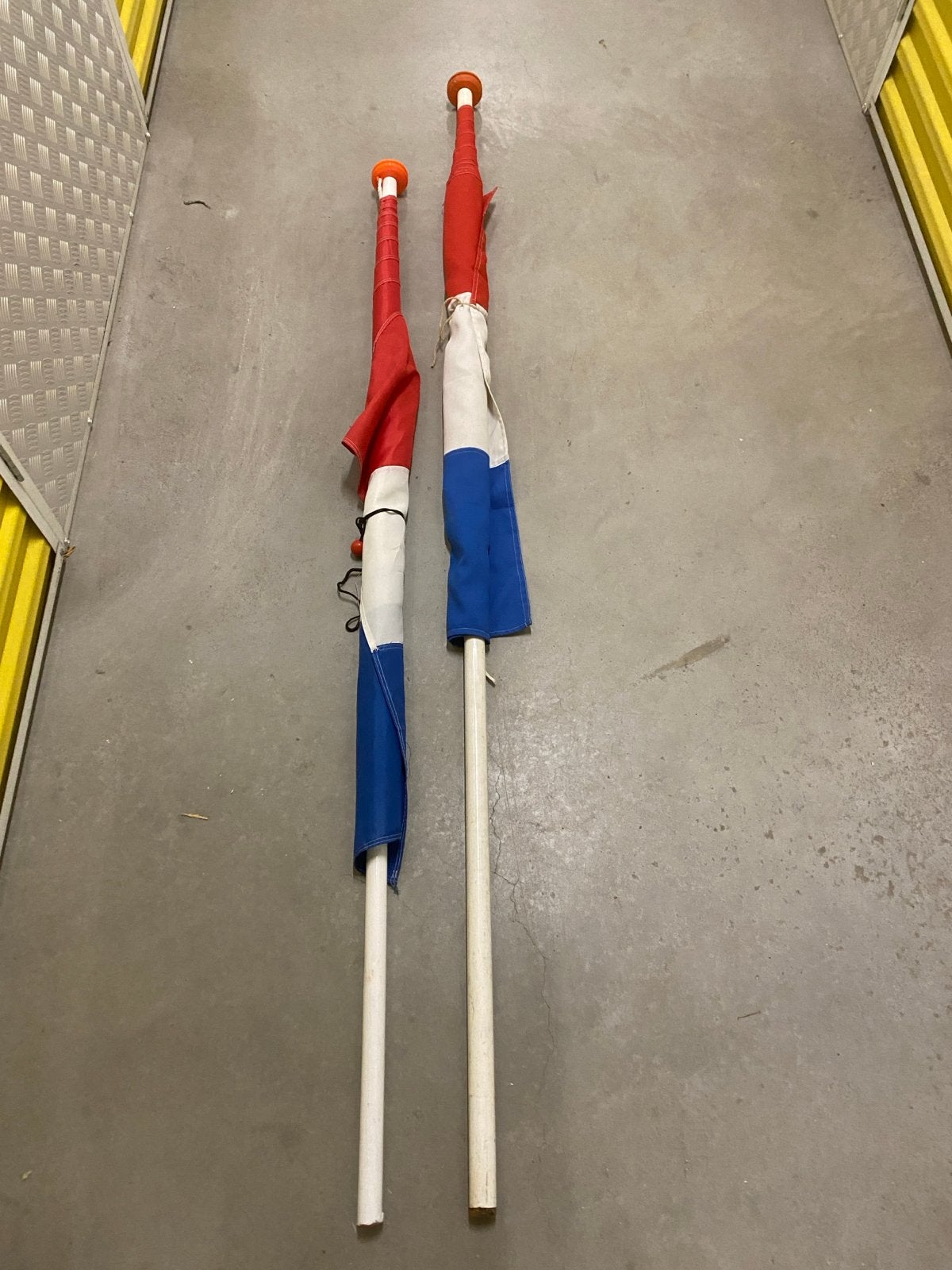 Vlaggen met stokken, Ophalen of Verzenden