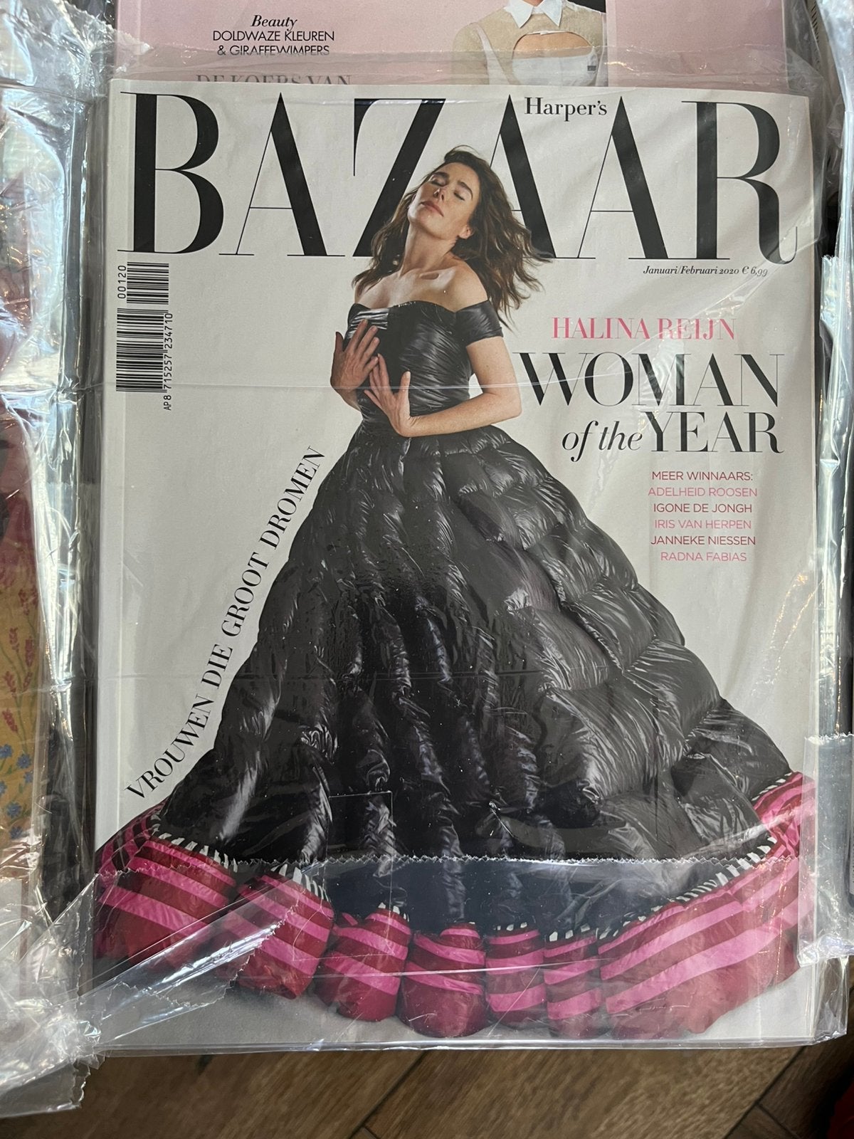 Harpers bazaar 2020 Halina Reijn !!, Boeken, Ophalen of Verzenden, Gelezen, Muziek, Film of Tv