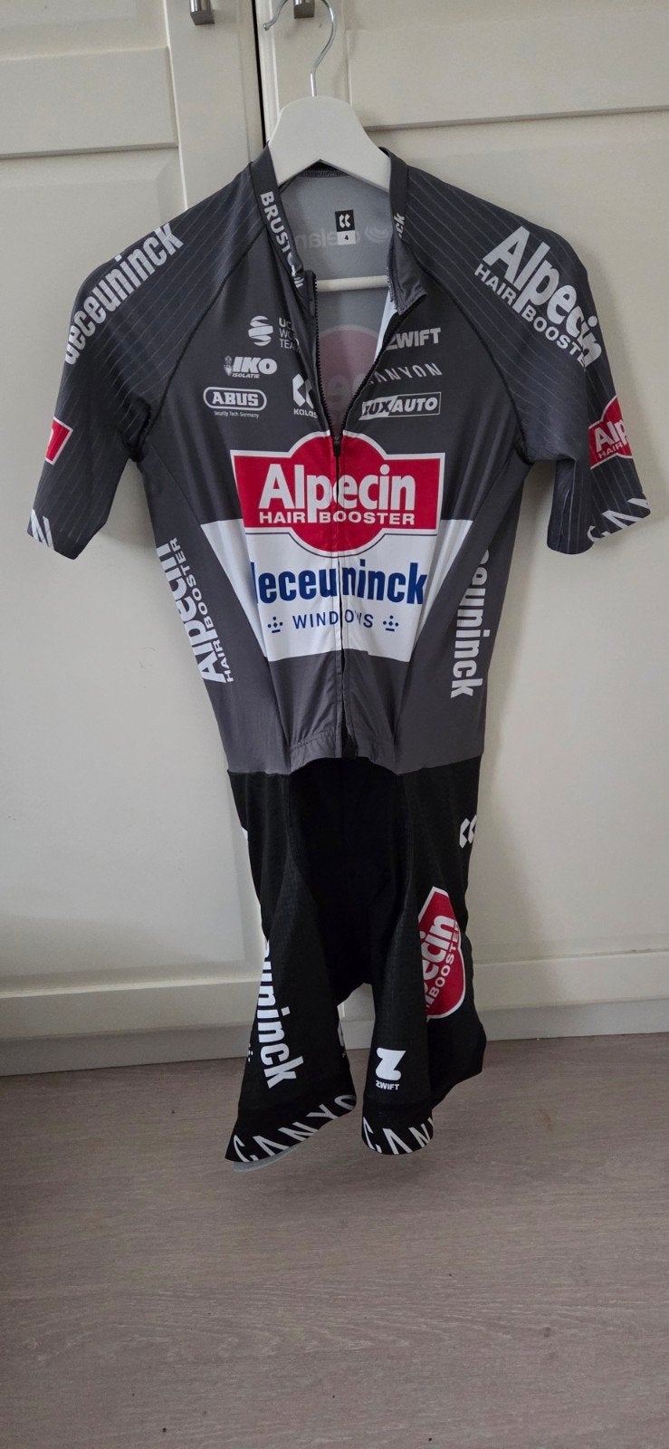 Alpecin-Fenix Kalas Wielerpak - Maat 4 (M), Fietsen en Brommers, Fietsaccessoires | Fietskleding, Kalas, Zo goed als nieuw, Bovenkleding