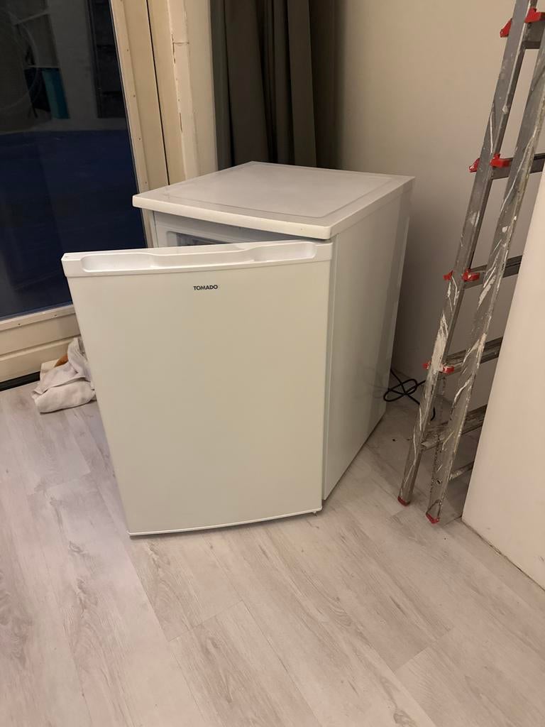 Tomado Tafelmodel Vriezer TFT5500W - Compact en Efficiënt, Gebruikt, Minder dan 85 cm, Minder dan 60 cm, Vrijstaand