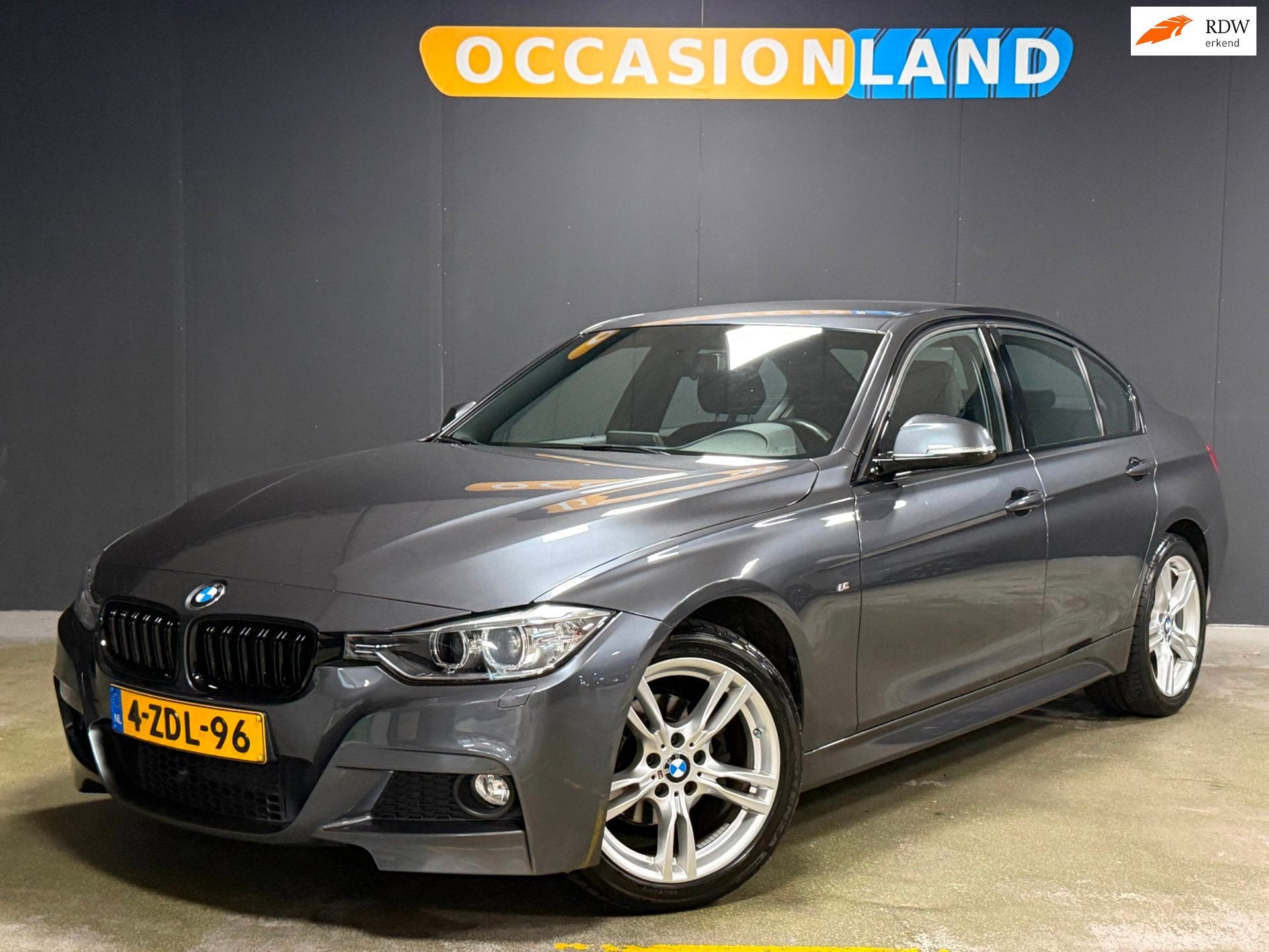 BMW 3-serie 316i Executive|M-SPORT|TREKHAAK|CRUISE|ALCANTARA, Automaat, Gebruikt, 4 cilinders, Alcantara