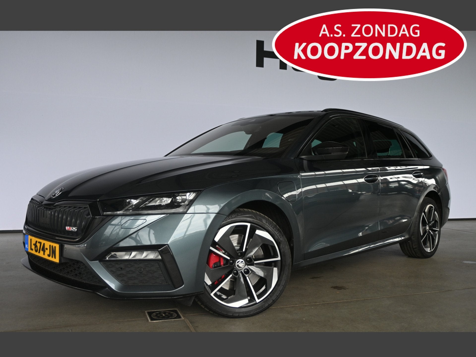 Skoda Octavia Combi 1.4 TSI Automaat RS iV PHEV Business Nav, Stof, Gebruikt, 4 cilinders, Met garantie (alle)