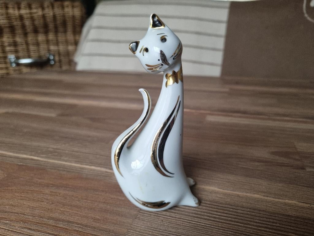 Prachtige vintage kat poes beeld wit goud capodimonte italy, Verzenden, Gebruikt, Dier
