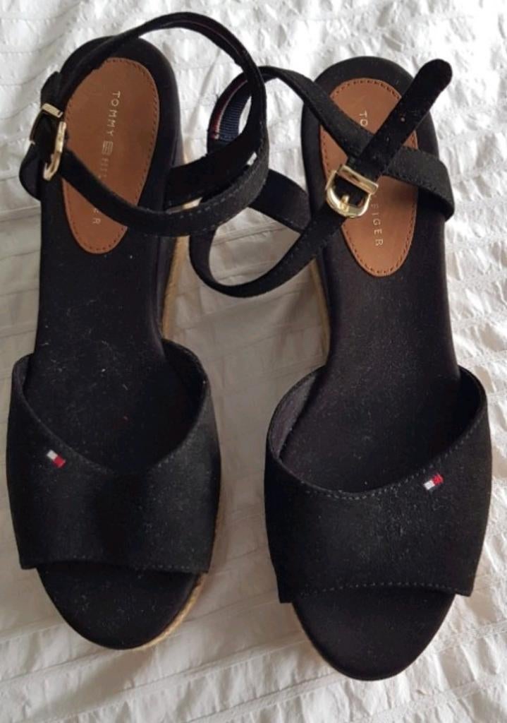 Tommy Hilfiger sleehakken maat 39/40, Zwart, Zo goed als nieuw, Tommy Hilfiger, Sandalen of Muiltjes