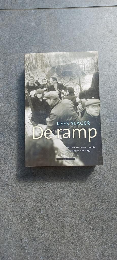 De Ramp - Kees Slager - Watersnoodramp 1953, Boeken, Ophalen of Verzenden, 20e eeuw of later, Gelezen, Kees Slager